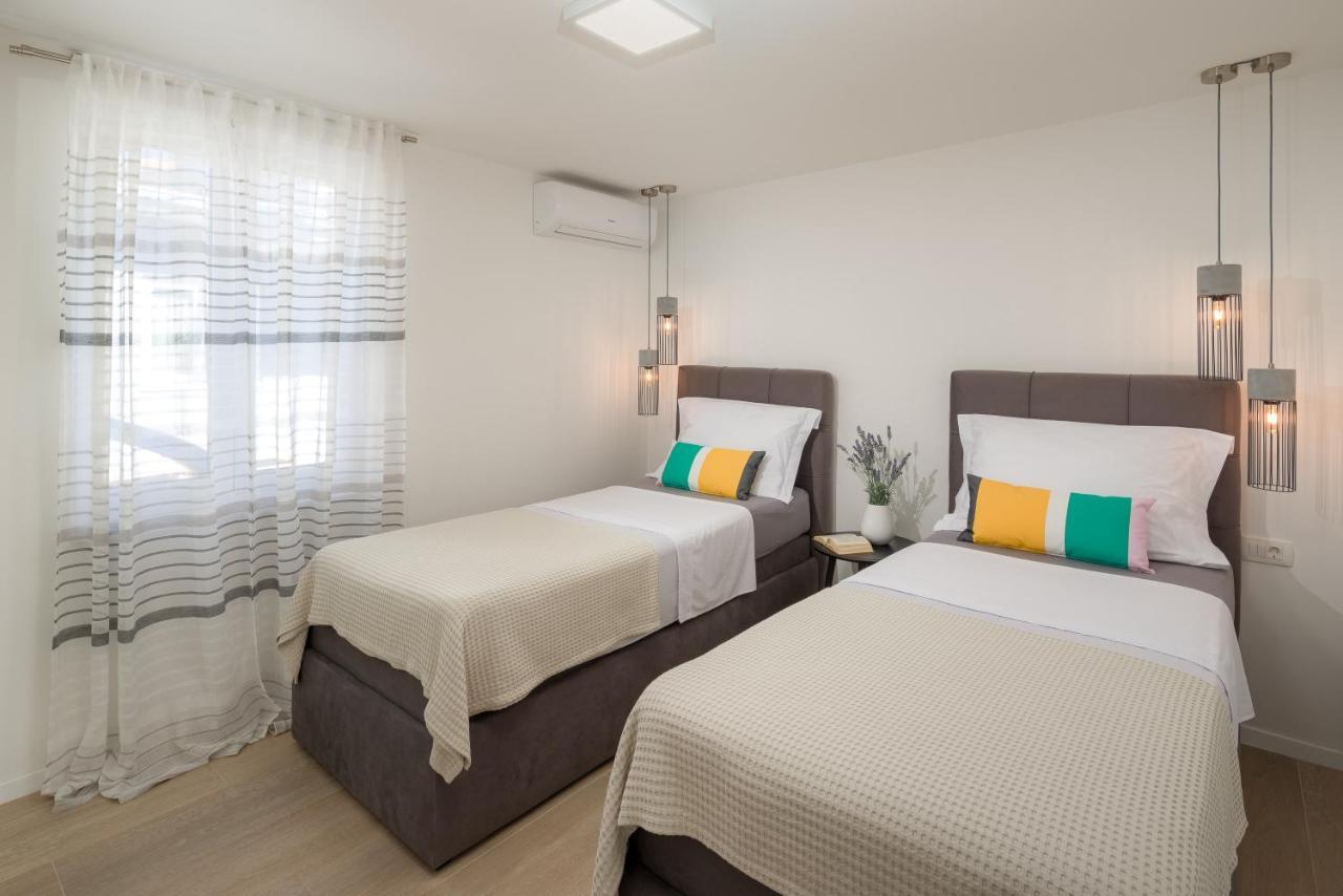 Villa Roko- The Spacious Luxury Trogir Exterior photo