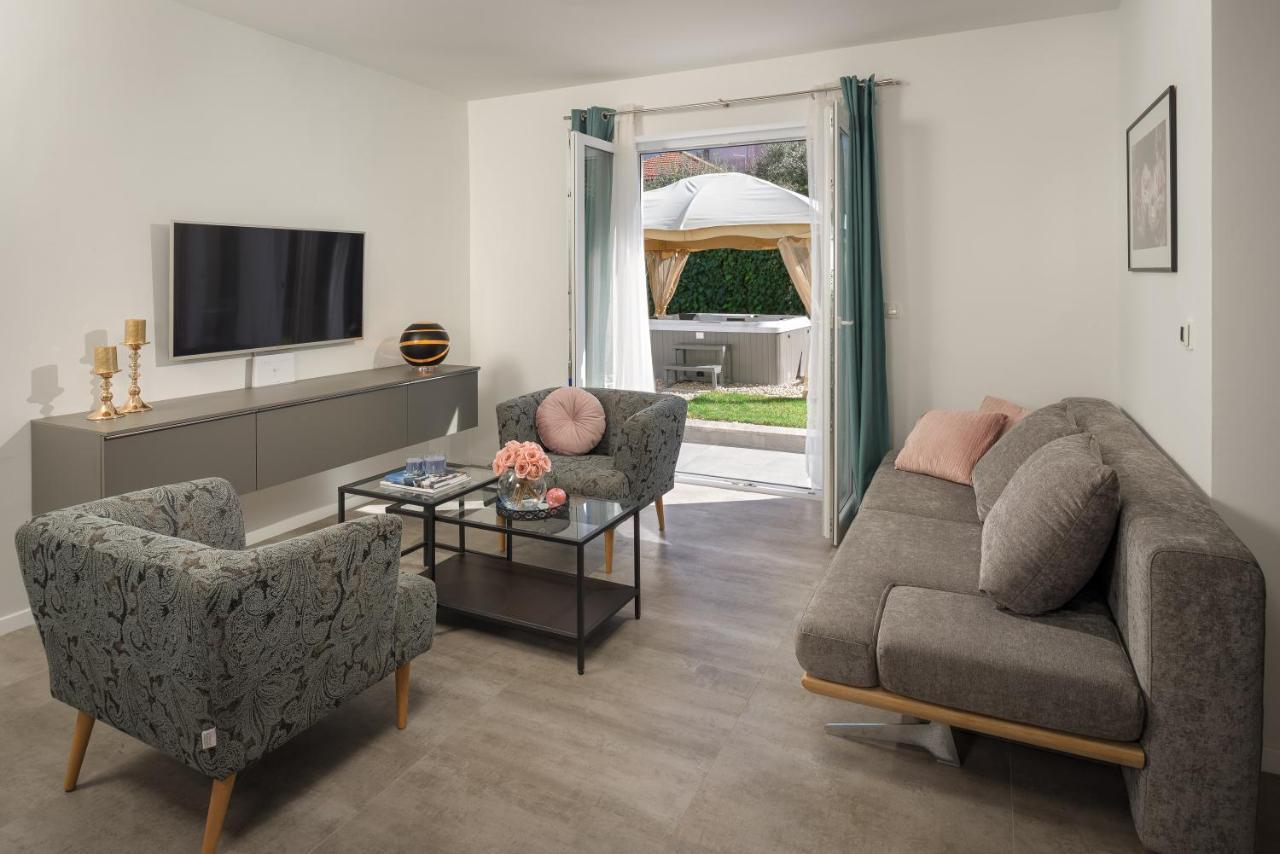 Villa Roko- The Spacious Luxury Trogir Exterior photo